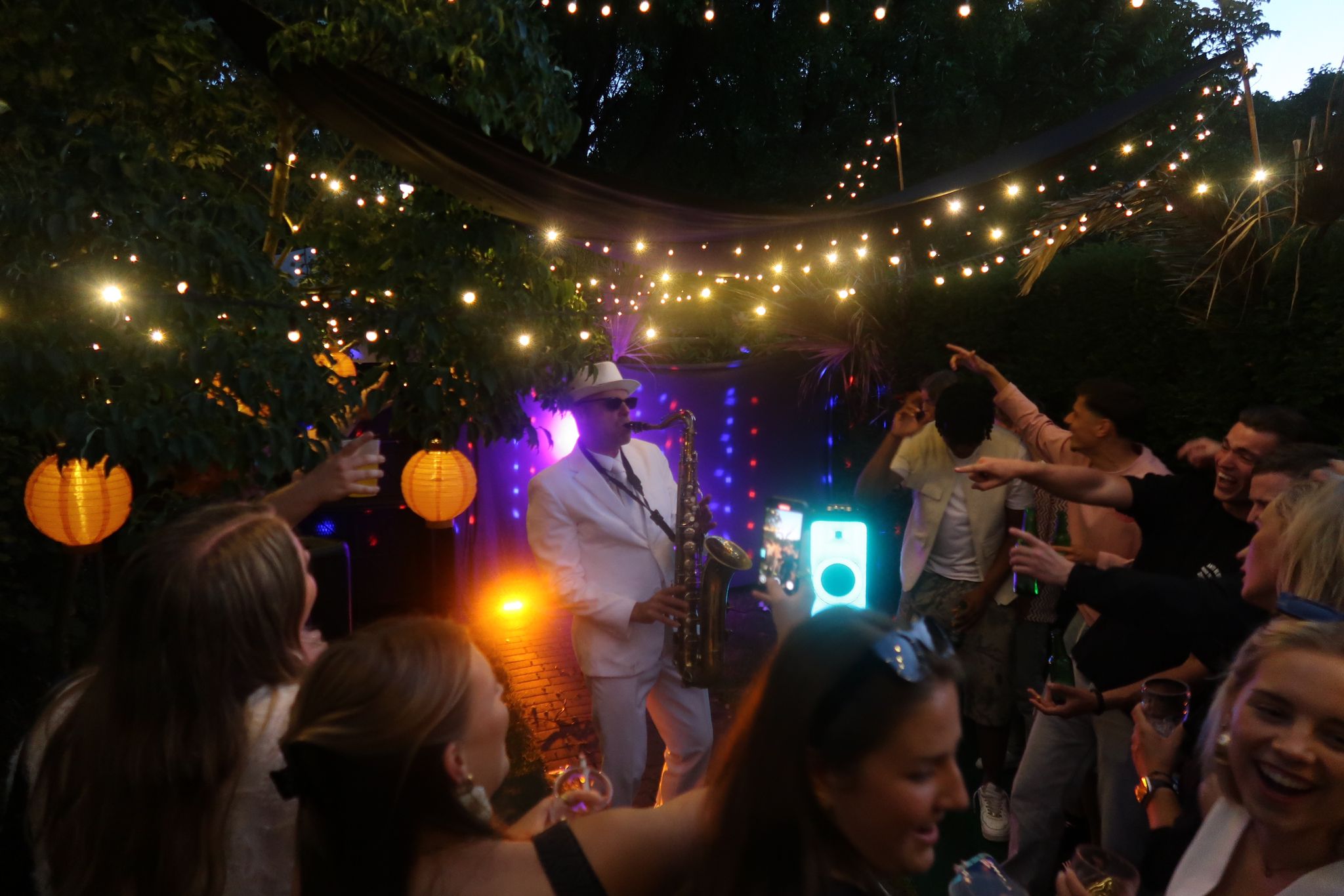 Saxofonist op privéfeest in Amsterdam